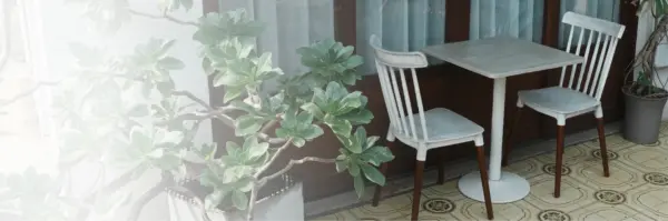 罐裝茶葉：清甜草花金萱（半斤裝 300公克）